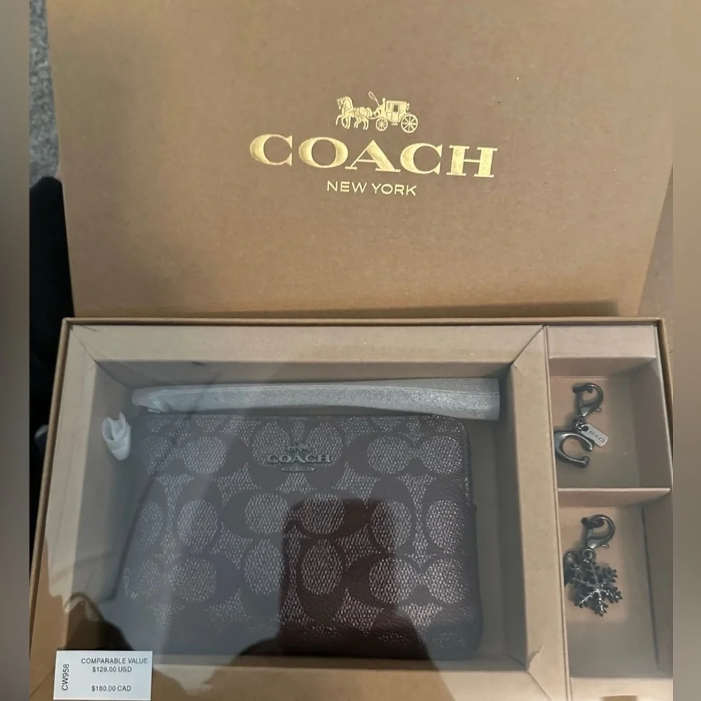 COACH Boxed Corner Zip Wristlet in Signature Canvas with Charms NWT